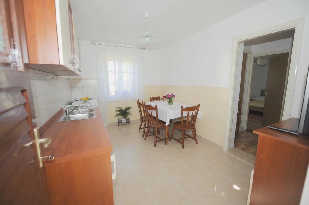 Apartment Karla Jadrtovac Zimmer foto