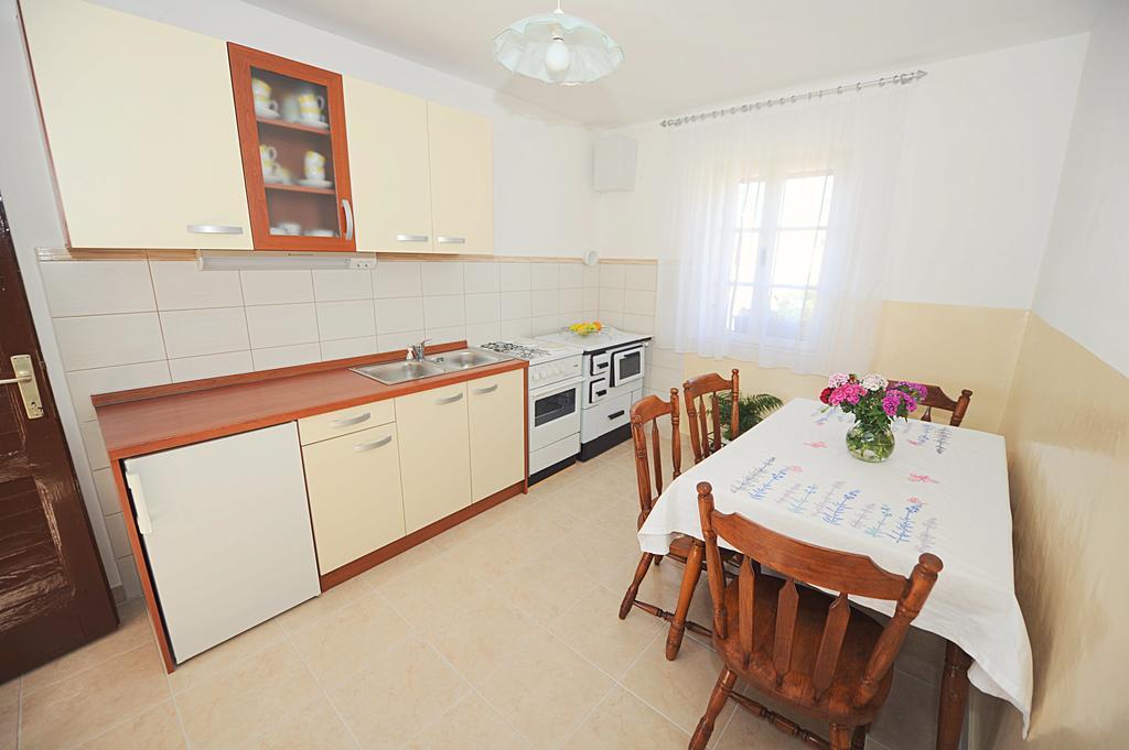 Apartment Karla Jadrtovac Zimmer foto
