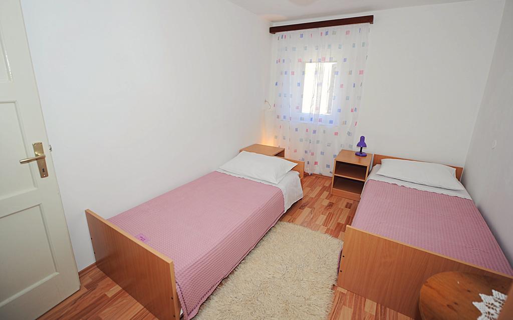Apartment Karla Jadrtovac Zimmer foto